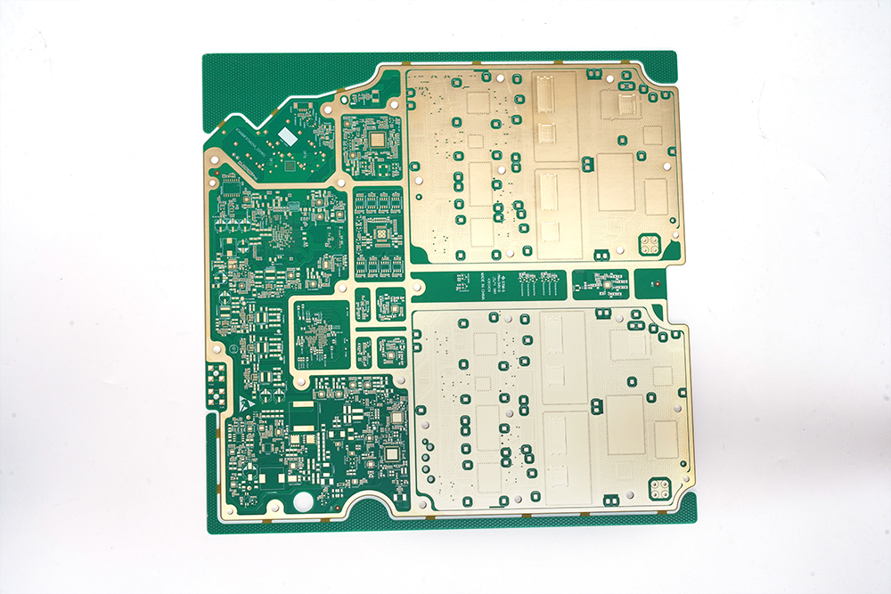 只专注PCB生产制造，所以更专业